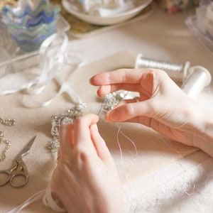Simple Pearl Wedding Bracelet Vintage-Inspired, Floral Bridal Bracelet Something Blue Dainty Lace Bracelet for Bride HYACINTHE image 10