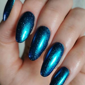 Indie Nail Polish - Lago - Teal-blue-violet multichrome with aurora shimmer and silver holographic micro flakes