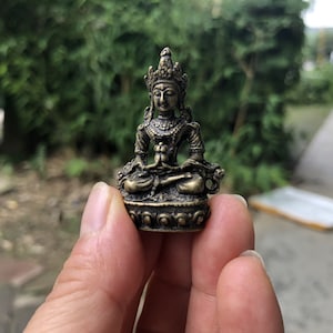 Solid Brass Mini Buddha Statue Copper Amitabha Statue Nice Little Tiny Pocket Buddha Worshiping Praying Idol Amulet Altar Shrine Decoration