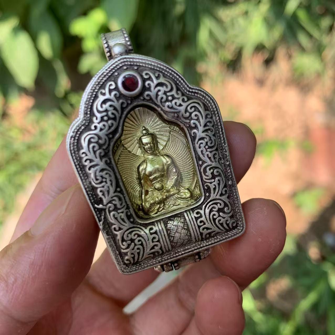 チベット仏像 ガウ オールドチベット ガウ 携帯祭壇 『財神』仏像 窓