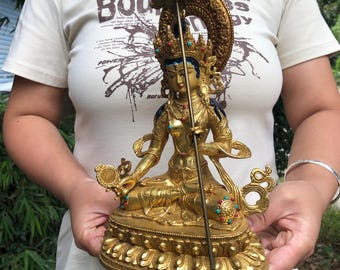 チベットネパールタントラのマハープラティサーラ仏陀の母像、蓮の台座