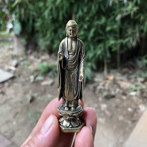 Solid Brass Mini Buddha Statue Copper Amitabha Nice Little Tiny Pocket Buddha Worshiping Praying Idol Amulet Altar Shrine Decoration Y6662