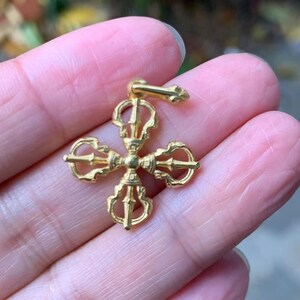 Förgyllt Vajra Korshänge Tibetansk Buddhistisk Amulett Skyddssymbol Meditation Smycken Andligt Kopparhalsband