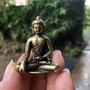 Tibetan Nepal Tantra Solid Brass buddha statue Amitabha figurine pocket buddha worshiping praying idol amulet Altar shrine Mandala wall art