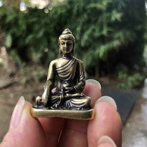 Solid Brass Tibetan Nepal Tantra Brass Small buddha statue Amitabha figurine pocket buddha worshiping praying idol amulet Altar shrine decor
