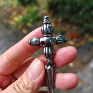 Tibetanskt järn Vajra-hänge Nepal Dorje-amulett Andligt skyddsberlock