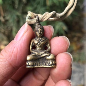 Vintage  Buddha Bodhisattva statue chain Necklace Pendant Monk Buddha Ganapati Hindu  Guatama Praying Meditation Charms spiritual pendant