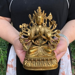 Copper BrassThousand-armed Guanyin statue outdoor, Altar Bookshelf Desktop Brings Good Luck and Health Meditation Decor, Buddha yoga art