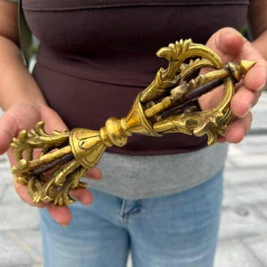Negenledig standbeeld Vajra Dorje, Tibetaans boeddhistisch messing ritueel hulpmiddel, drakenkop Vajra, decor meditatie altaar, tantrische kunstcadeau
