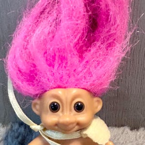 Bonecas Troll Russ vintage dos anos 80, brinquedo colecionável, cabelo rosa com roupas retrô