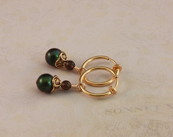Clip on earrings Deep green cultured freshwater pearls and Smoky Quartz