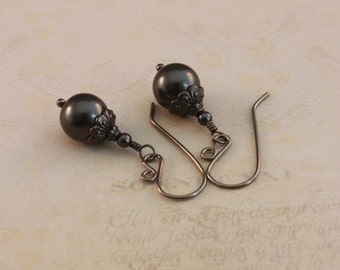 Niobium earrings, natural Niobium handformed earwires, non allergenic, charcoal gray earrings by EarthsOpulence