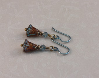 Niobium earrings : Rustic brown and steel blue - hypoallergenic lily flower earrings