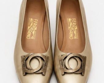 Salvatore Ferragamo Vintage Firenze Gold Leather Block Heel Pumps Sz: 8B