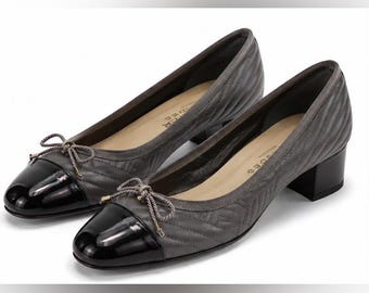 Paul Mayer Attitudes "Nuba" Gray Quilted Leather Block Heel Pumps Sz 7.5