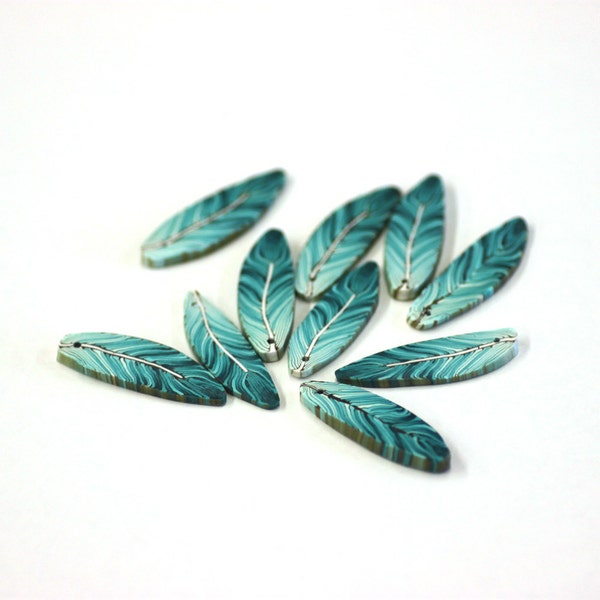 Plumes sarcelle, perles de plumes turquoise, perles d’argile polymère vert bleu 10 pièces
