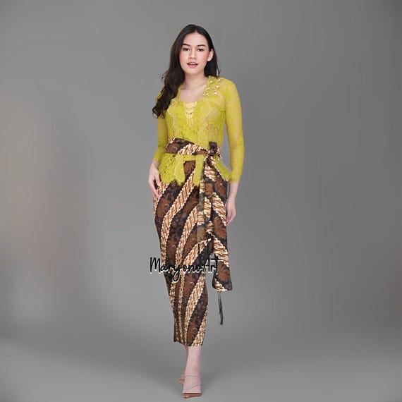 Kebaya Payet Mix Jasmine Elegant Balinese Kebaya for Graduation,Bali Kebaya,Balinese Dress,Kebaya Bali,Bali Blouse,Balinese Kebaya