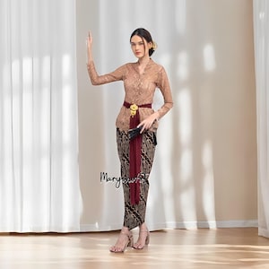 Chic Glossy Sarimbit Batik Salur Kebaya Set Embrace Modern Kartini Style,Bali Kebaya,Balinese Dress,Kebaya Bali,Bali Blouse,Balinese Kebaya