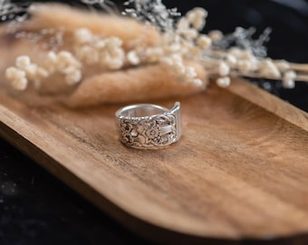 COLETTE - Custom spoon handle ring - vintage retro spoon silver metal upcycling handmade