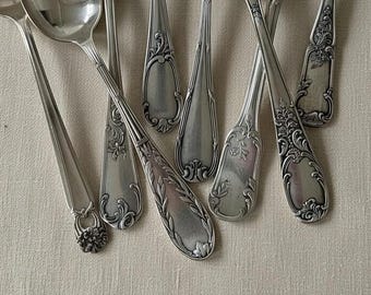 PERSONALIZZAZIONE - Cucchiaio da minestra - posate in metallo argentato incise, ideali come regalo per matrimoni, nascite e battesimi.