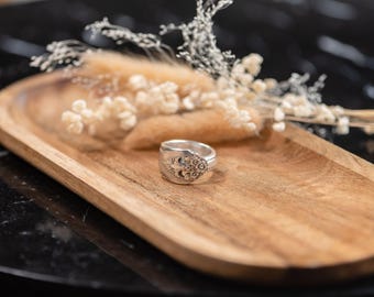 BILLIE - Custom-made spoon handle ring - vintage retro silver-plated metal spoon, upcycled and handmade