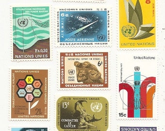 95 Vintage Unused UNITED NATIONS STAMPS