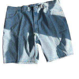 Vintage Y2K NWT Wrangler Men’s light wash denim jorts shorts baggy relaxed fit 42 100% cotton skater deadstock