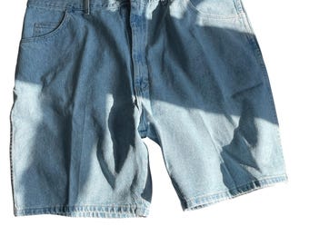 Vintage Y2K NWT Wrangler Men’s light wash denim jorts shorts baggy relaxed fit 42 100% cotton skater deadstock