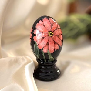 Salmon Pink Daisy on a duck Egg with stand
