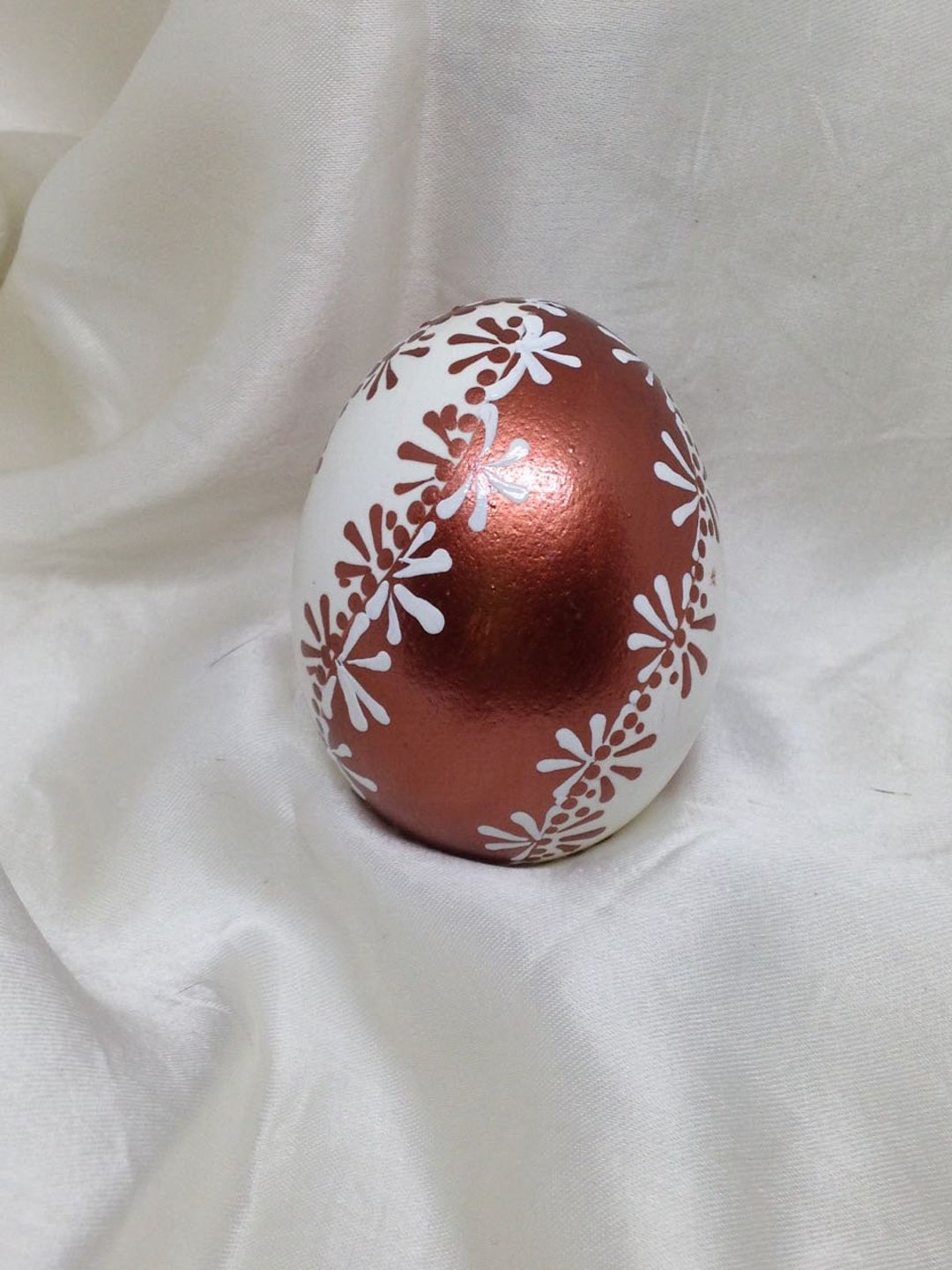 Hand Painted Chicken Egg Drop and Pul Modernl Pysankyin Metallic Bronze