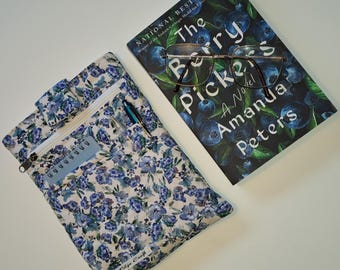 Quilted Book Sleeve with Zipper Pocket