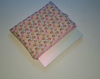 Strawberry Laptop Sleeve 14" - Quilted Padded Case