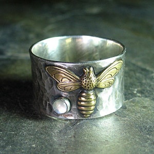 Bee Ring, Honeybee Ring, Beekeeper jewelry, Bumblebee, gemstone, insect, nature jewelry, garden jewelry sterling silver - Bee's Treasure