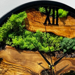 Naturel Moss Wood Wall Clock, Handcrafted Rustic Tree Slice Wall Clock ...