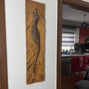 Wooden Carved Crocodile Sculpture, Unique Natural Wood Home Decor, Perfect for Living Room or Office
Large Size Crocodile Wood Sculpture, Wall Hanging Wooden Wall Art, Rustic Modern Home Decoration, Set of 3 Crocodile Wood Sculpture,3D Wall Decor