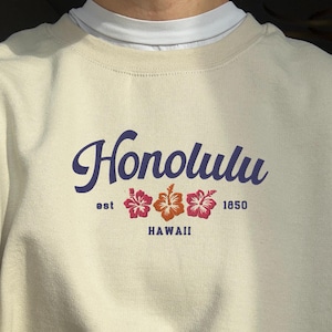 Hawaii Embroidered Sweatshirt Honolulu Crewneck Hawaii State Embroidery Sweater Honolulu Sweatshirt Embroidered Hibiscus Flower Sweatshirt