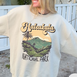 Haleakala Sweatshirt Haleakala National Park Crewneck Haleakala Sweater Vintage Hawaii Sweatshirt Granola Girl Crewneck Hawaiian Sweater