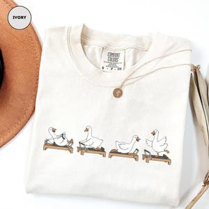 Camiseta Comfort Colors para instructores de Pilates, camiseta divertida para amantes del Reformer con diseño de ganso imagen 3
