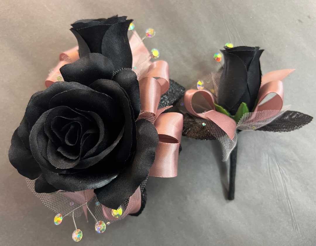 Black tulle Rose Corsage