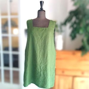 Linen Jumper Dress.  Linen Apron Dress.  Sleeveless Dress.  Artist Smock. Reversible with pockets