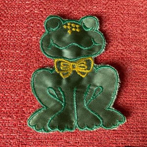 Vintage 70s Embroidered Frog Patch: Boho Sew-On Applique