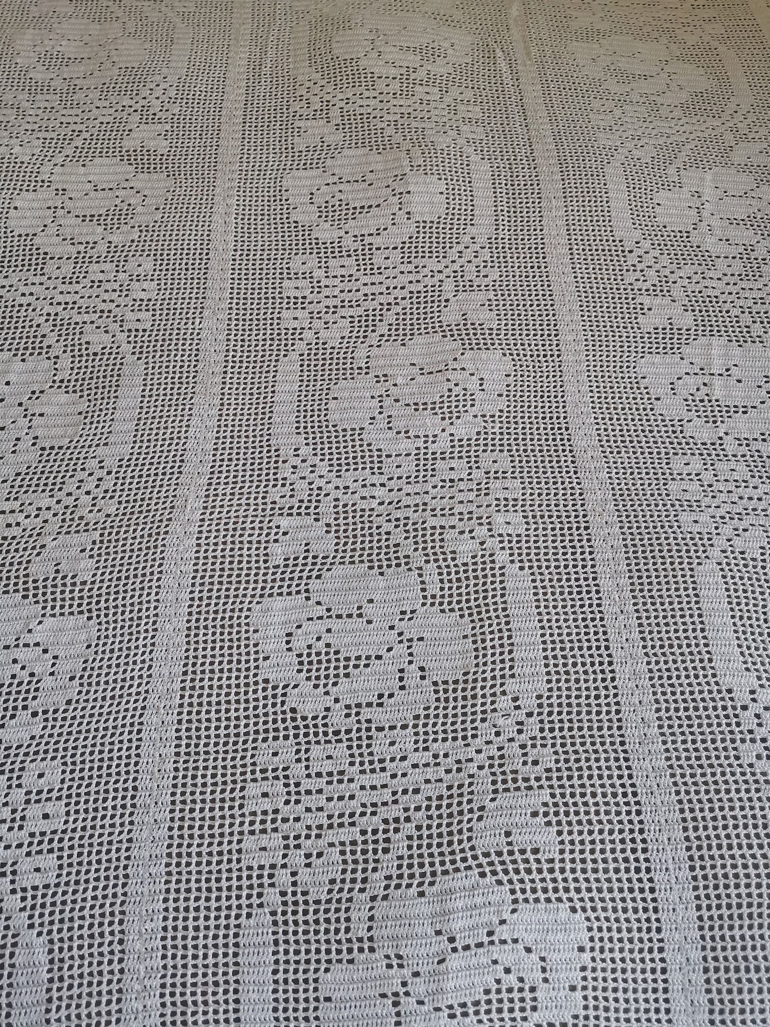 Variopinto Lavori All'uncinetto La Coperta Quadrata Della Nonna Immagine Stock - Immagine di