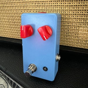 FZ-2 &quot;Section 8 Fuzz&quot; effect pedal