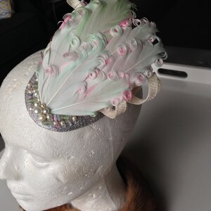 Fascinator-Meghan image 2