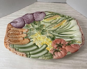 Plato de cosecha de verduras en relieve de cerámica mayólica italiana vintage de San Marco Nove