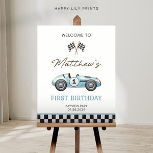 Welkomstbord verjaardag raceauto, welkomstposter vintage raceauto, raceauto snel één verjaardag, welkomstbord twee snelle raceauto's KB12