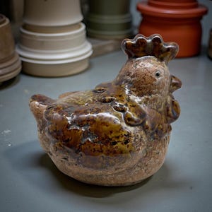 Vintage Ceramic Pottery Chicken Figurine, Farmhouse Chicken Decor Rooster Decor, Kitchen Decor