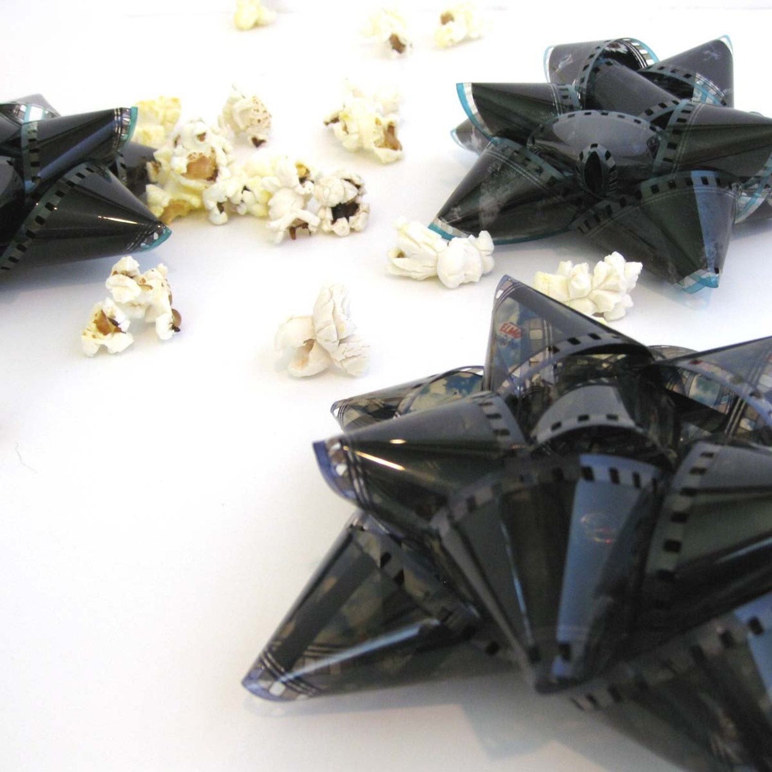 Holiday Wrapping Set of 20 Film Reel Gift Packaging Bows - Etsy