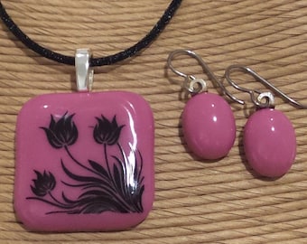 Pink Flower Necklace and Matching Niobium Earrings, Fused Glass Pendant, Tulips, Omega Slide, Ready to Ship, Handmade Jewelry - Macy -5