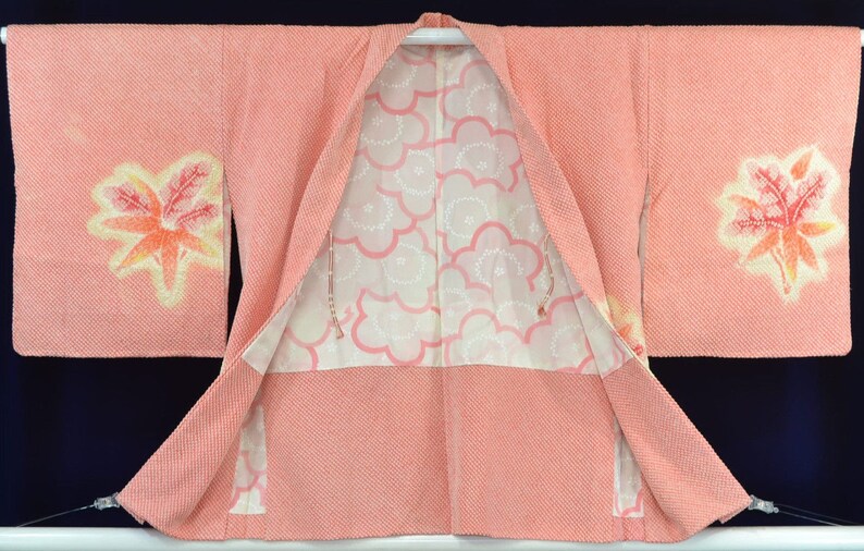 Japanese Thread-Resist Tie Dye Shibori Dyed in Gradations Rinzu Silk Satin Haori Vintage Kimono Jacket Larger Bamboo /& Other Leaves